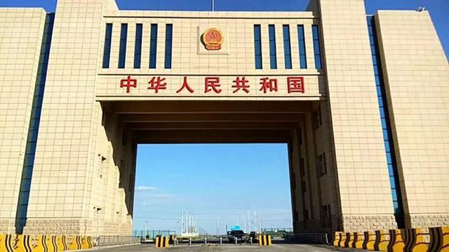 阿拉山口国门